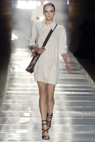 Look 3